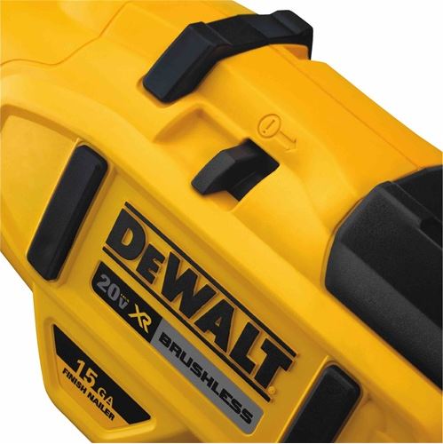 DeWalt 20V MAX* XR® 15 Ga Angled Finish Nailer Kit – 1 Top Tools